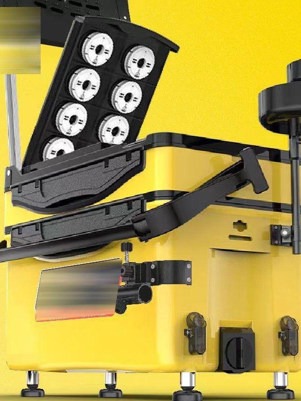 Han Ting First Welfare Fishing Box is an extremely lightweight fishing tank pole-aided umbrella gear kit